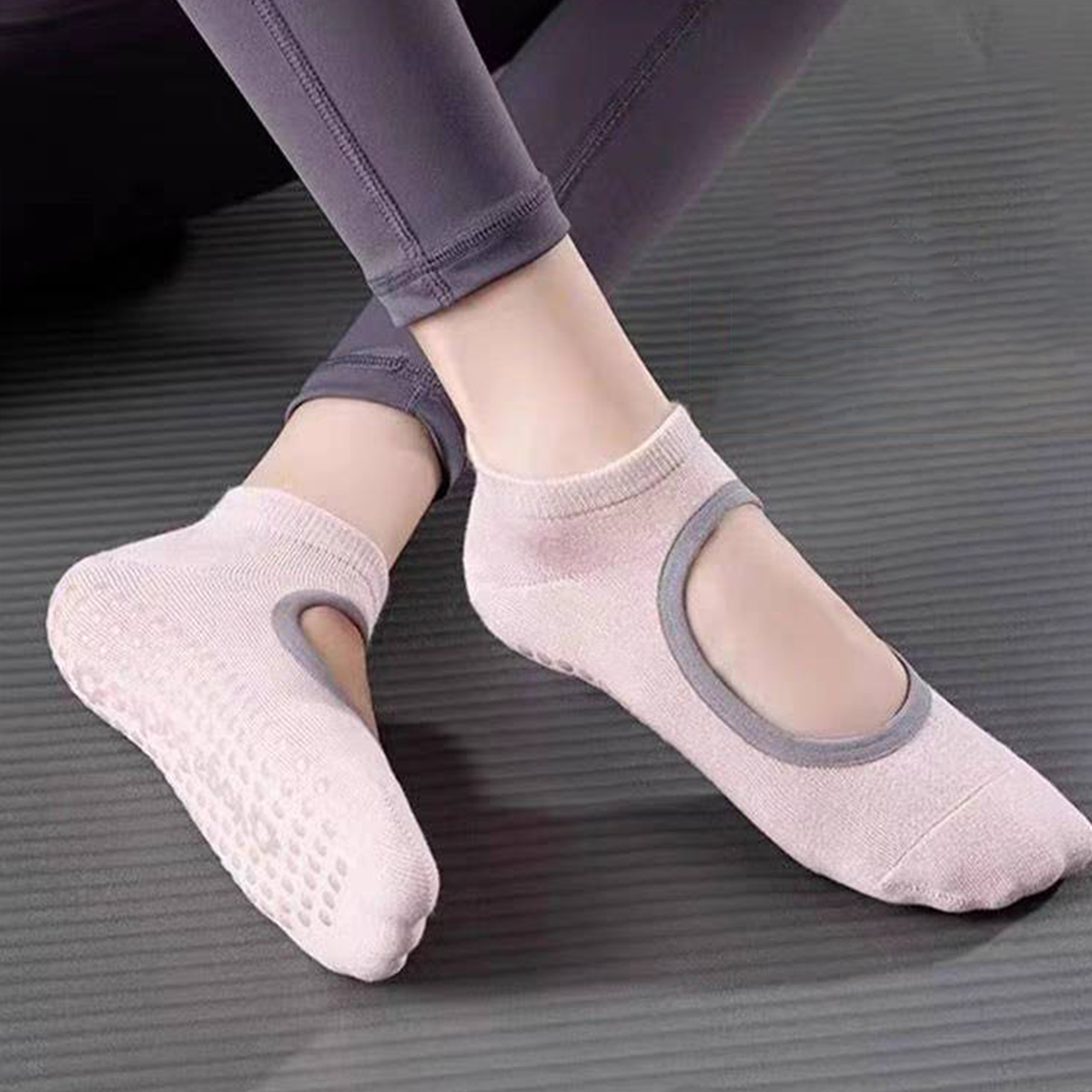 Non-Slip Yoga Socks for Women  - Yoga & Fitness With Denise avaliação e preço